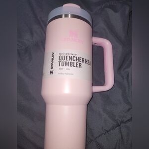 Stanley 40 Oz Cherry Blossom Pink NIB